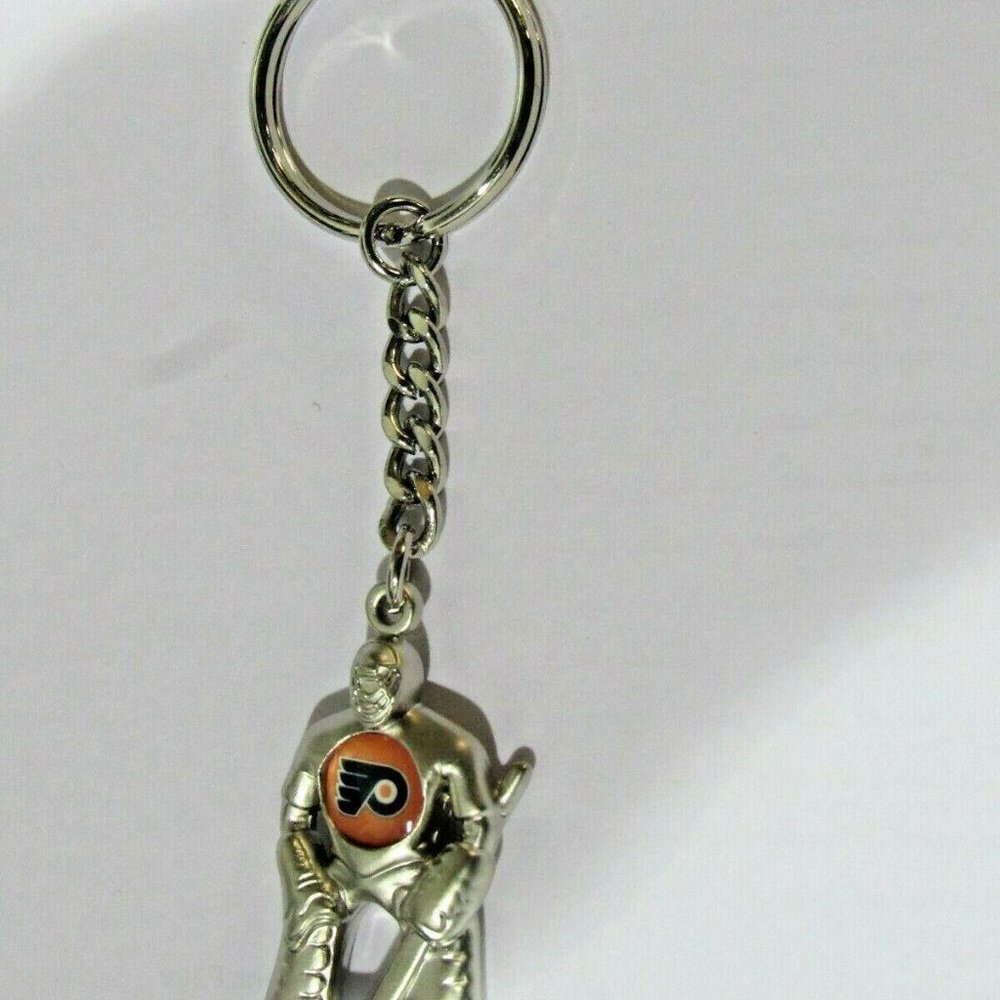 Philadelphia Flyers Hockey Player Key Chain w/Logo